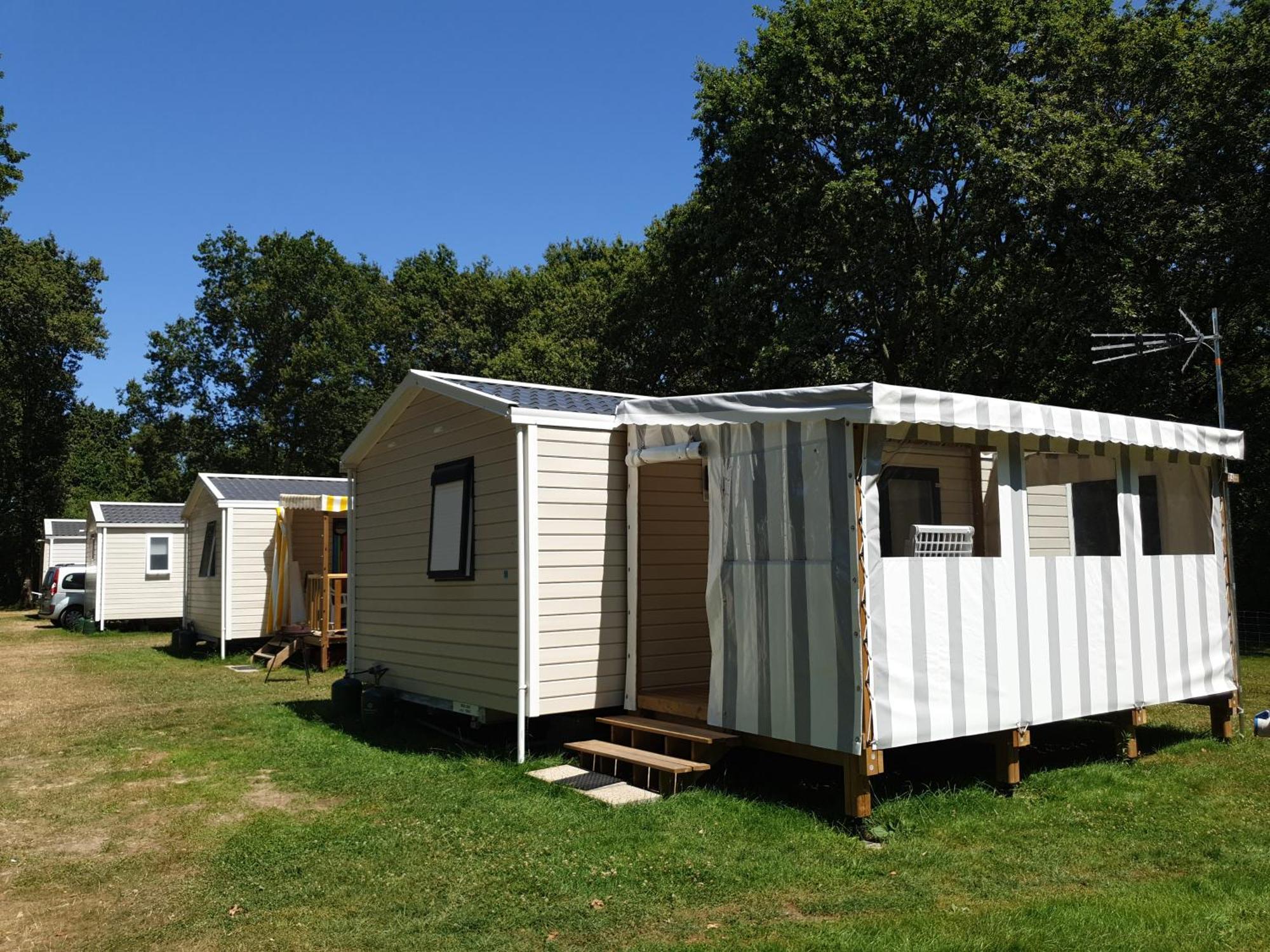 Ambon Camping De Brouel מראה חיצוני תמונה