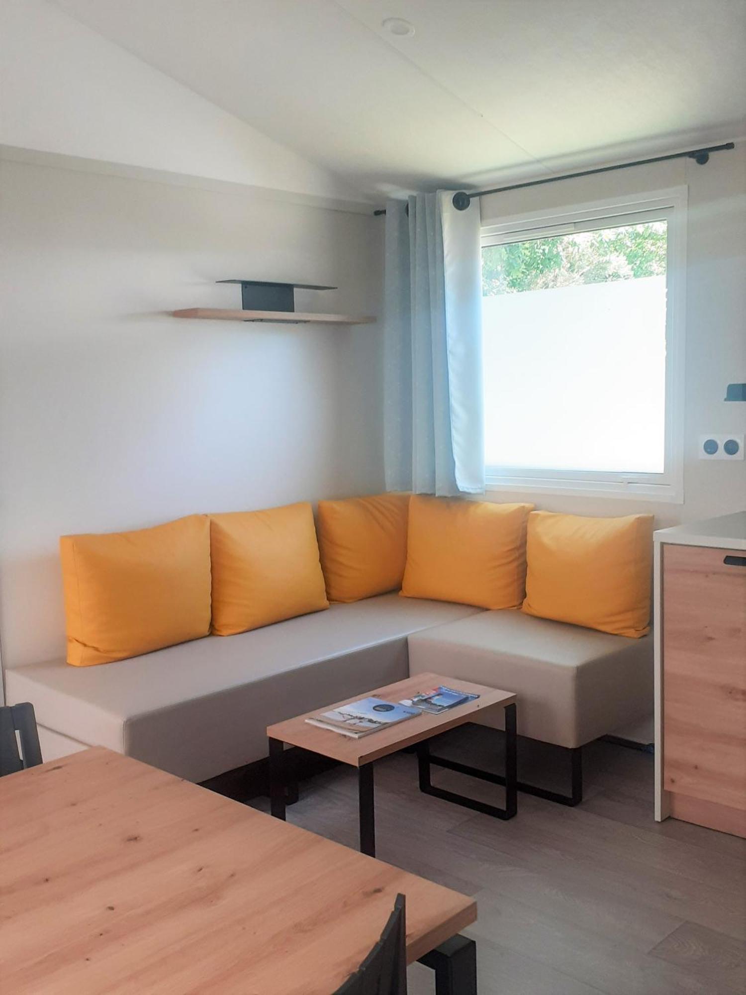 Ambon Camping De Brouel מראה חיצוני תמונה