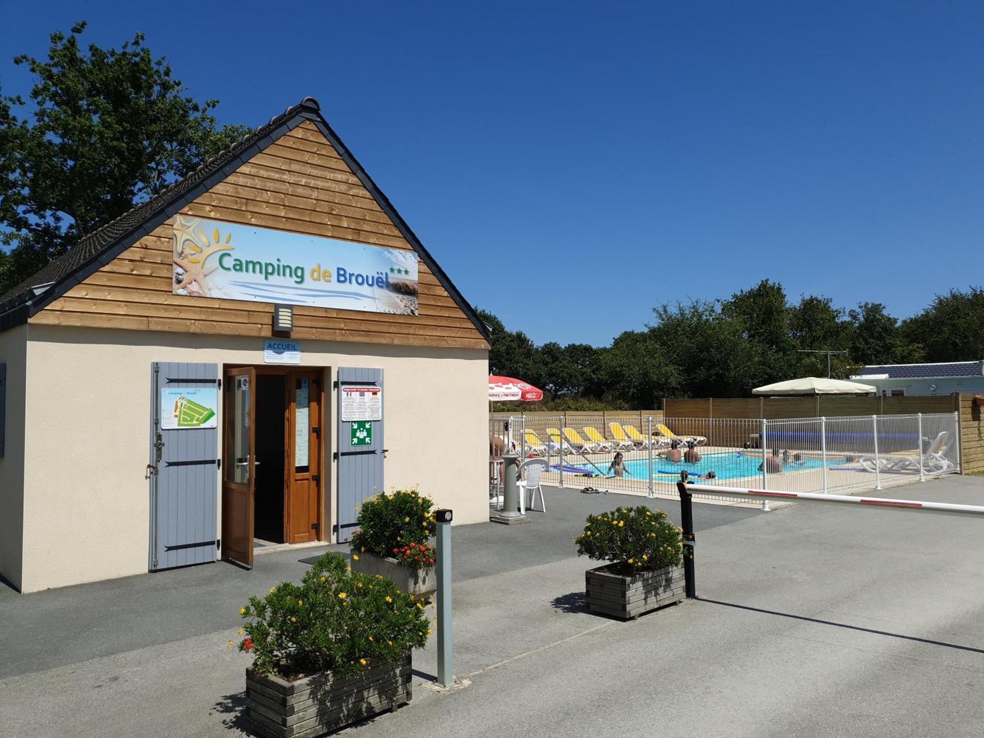 Ambon Camping De Brouel מראה חיצוני תמונה