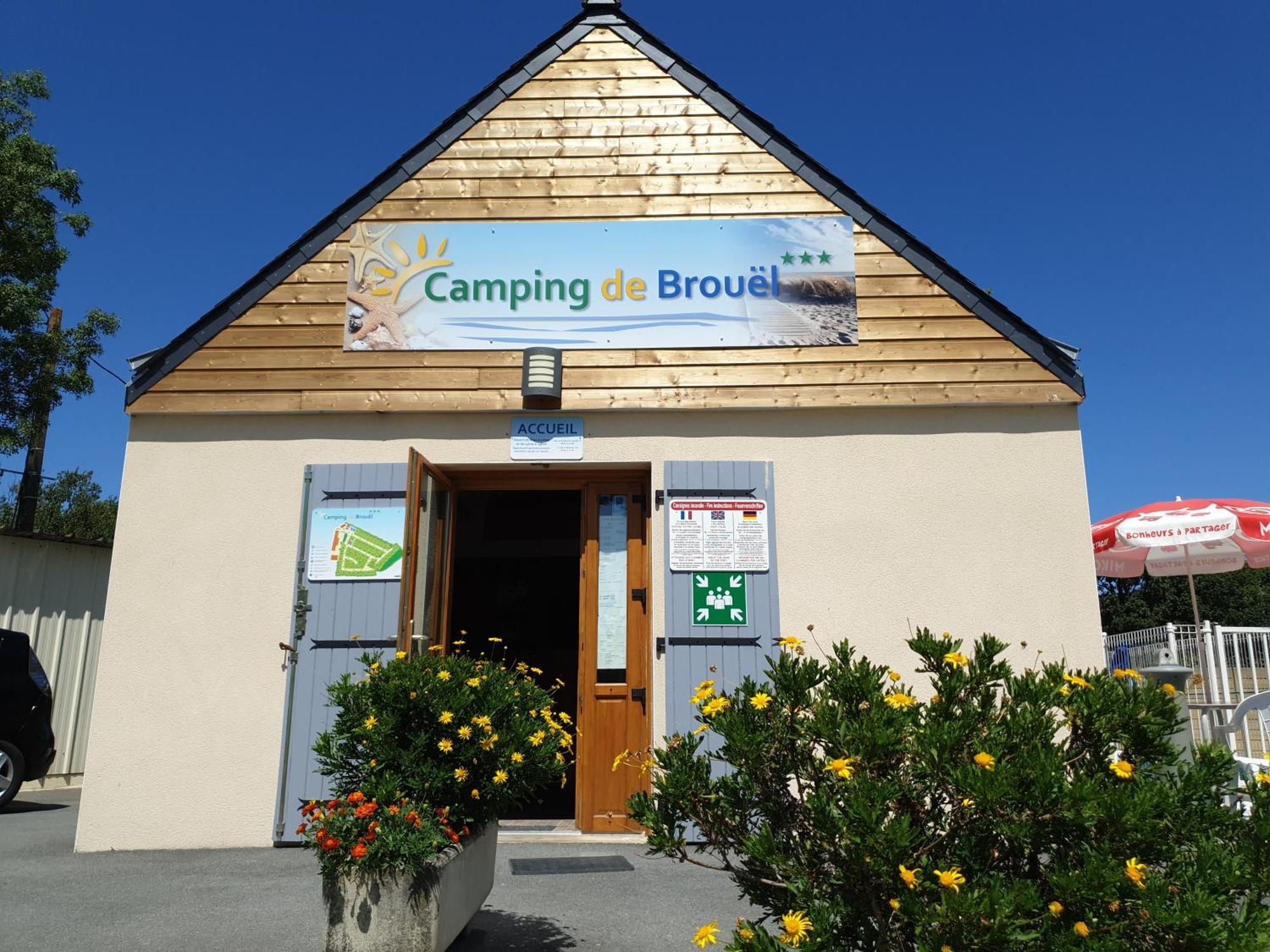 Ambon Camping De Brouel מראה חיצוני תמונה